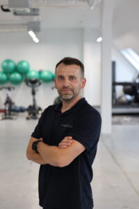 technik masażysta, trener EMS - Arkadiusz Szymkowiak